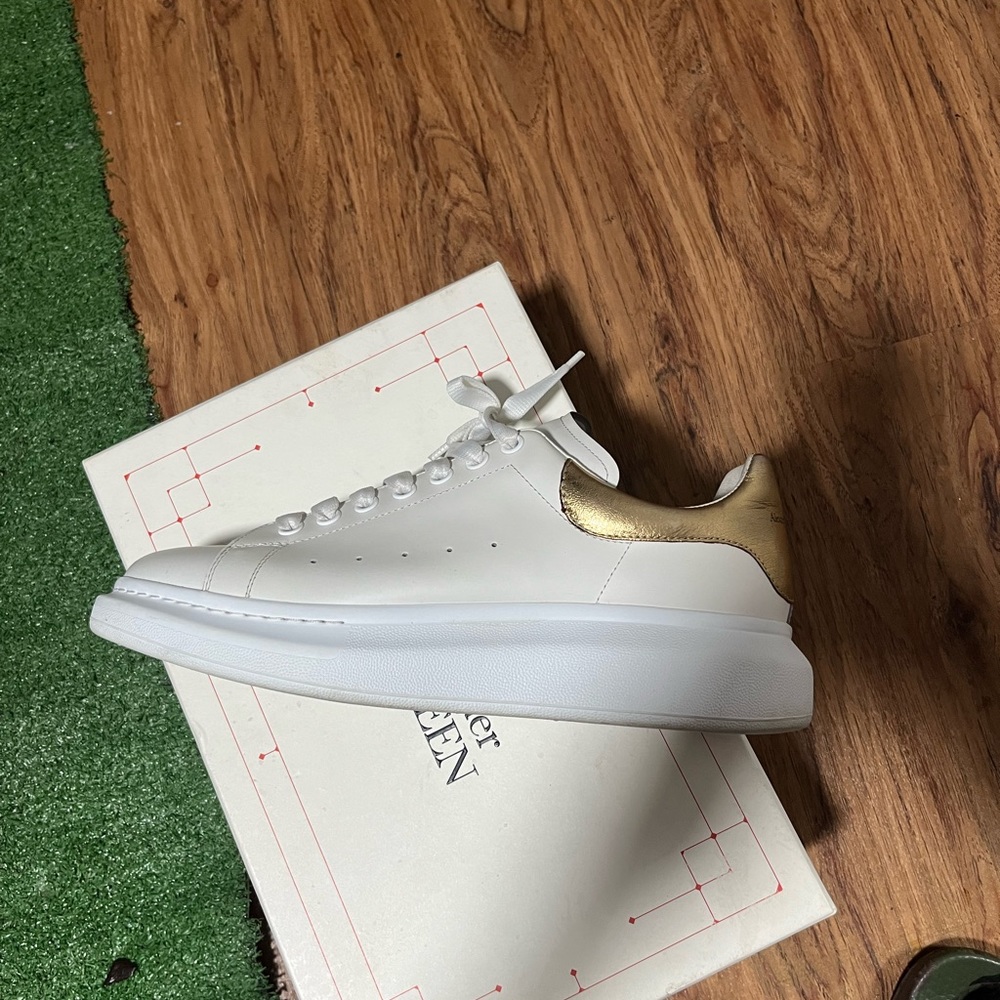 Over-sized Alexander McQueen